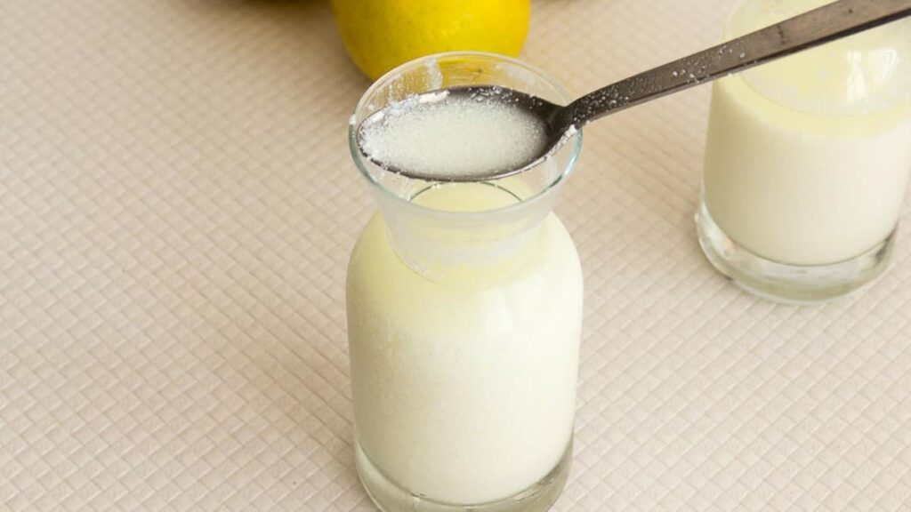 4 Ways to Make Homemade Buttermilk