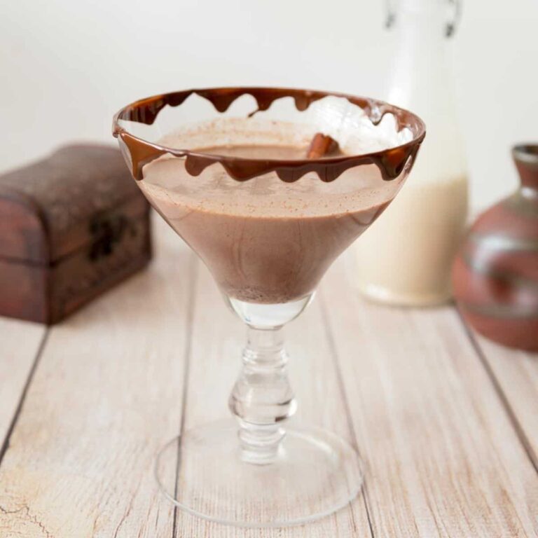Cocktail Baileys Chocolate Martini – Thức Uống Rượu Sữa Caramen Sô-Cô-La Béo Ngậy