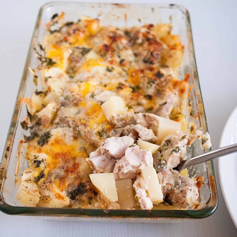 Gà Nướng Đút Lò Cùng Khoai Tây & Phô Mai Casserole – Béo Thơm Ngập Răng