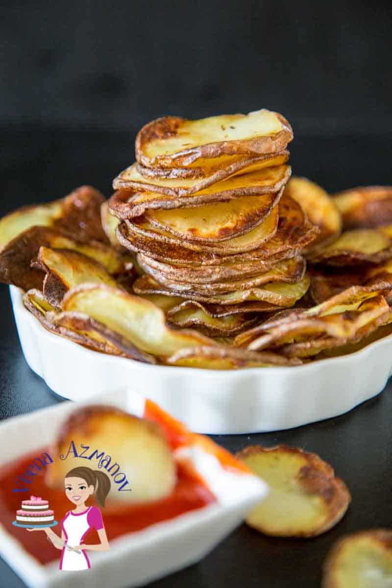 Khay snack khoai tây nướng giòn rụm vàng ươm