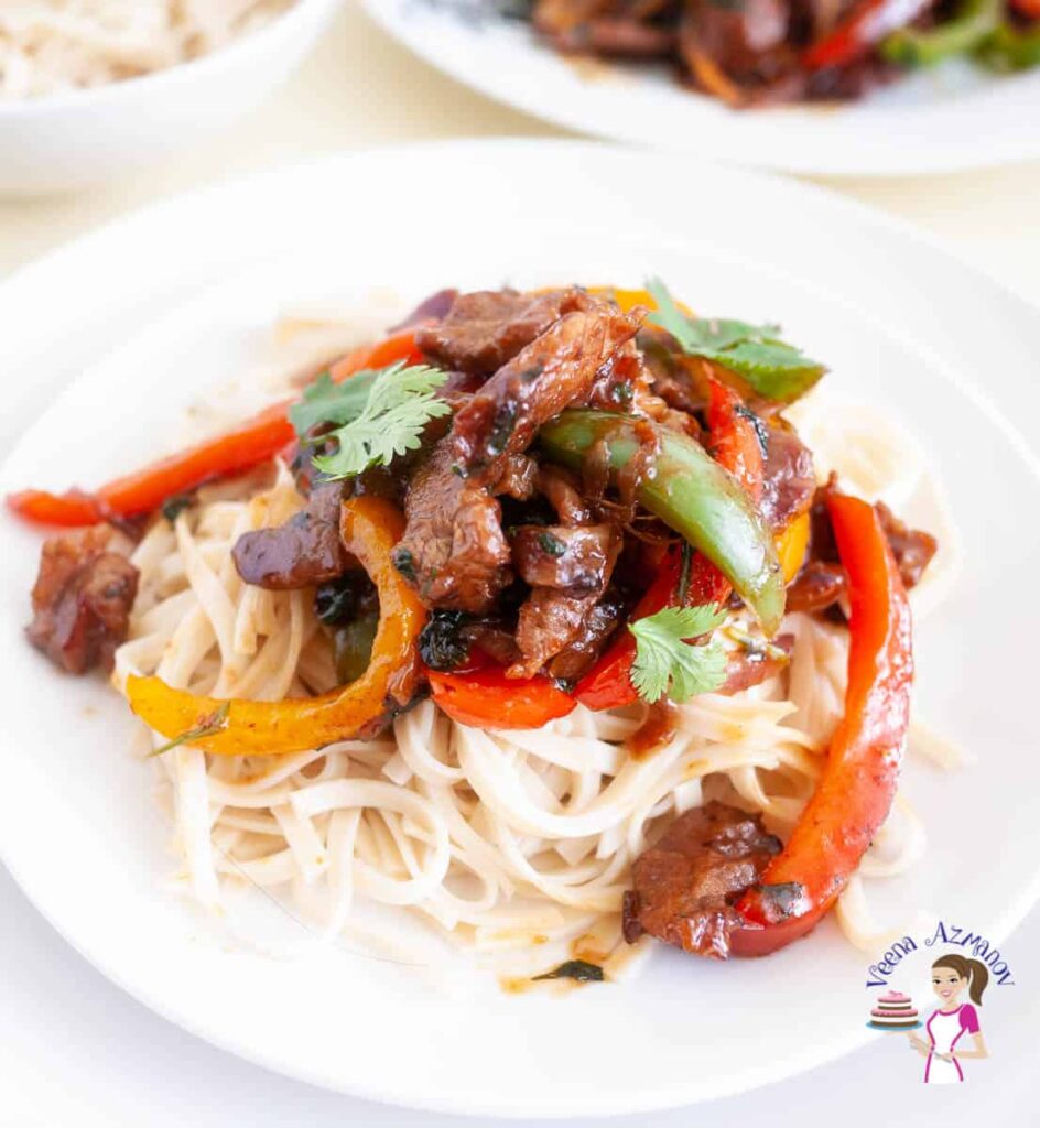 Thịt Bò Xào Ớt Chuông Chuẩn Vị Á – Thịt Mềm Giòn Đậm Đà Đưa Cơm