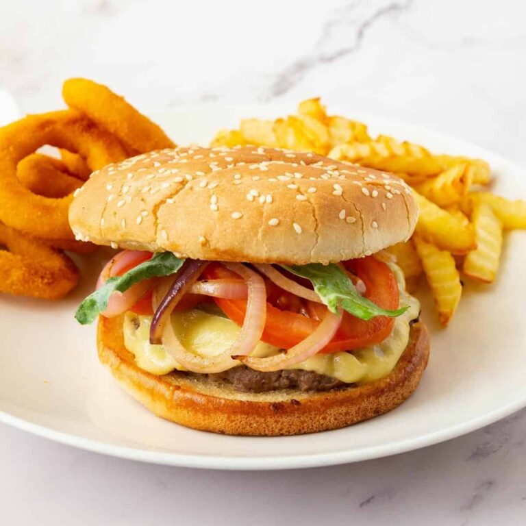 Bánh Burger Bò Nướng Mọng Nước Kiểu Mỹ – Đậm Đà Thơm Nức Góc Bếp