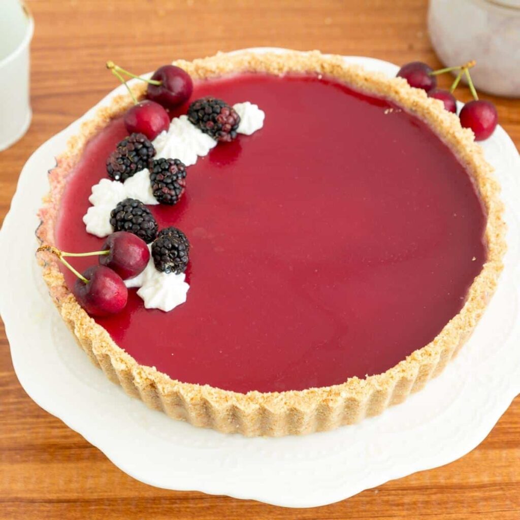 Bánh Tart Panna Cotta Mâm Xôi Đen – Vỏ Giòn Rụm Nhân Panna Cotta Trắng Mịn