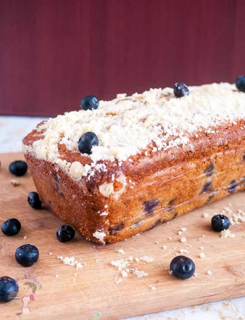 Blueberry Cream Cake with Crumb Topping