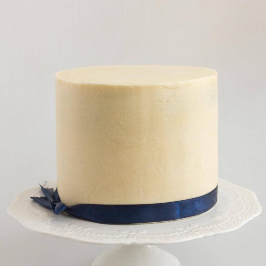 Sốt Sô-Cô-La Trắng Ganache Phủ Bánh White Chocolate Ganache – Mịn Trắng Mượt