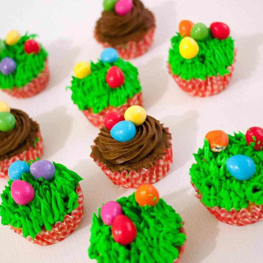 Bánh Cupcake Cà Rốt Carrot Cupcakes – Mềm Ẩm Thơm Quế Kem Phô Mai