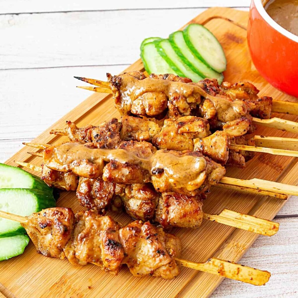 Thịt Gà Xiên Nướng Sốt Đậu Phộng Chicken Satay – Thơm Cay Chuẩn Vị Thái