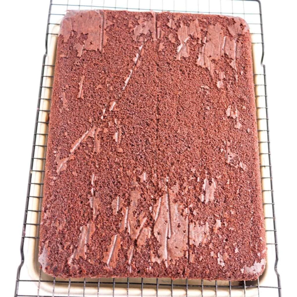 Cốt Bánh Sô-Cô-La Tạo Hình Cake Carving – Chắc Mịn Không Bở Vụn