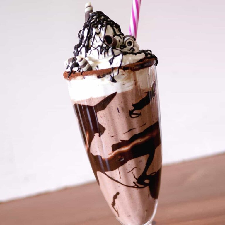 Sữa Lắc Sô-Cô-La Bột Quế Cinnamon Chocolate Milkshake – Mát Lạnh Béo Thơm
