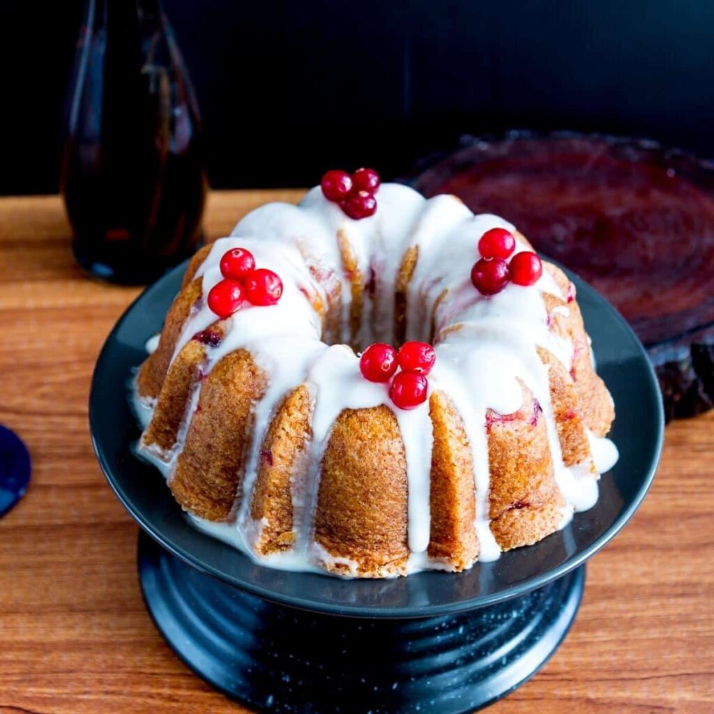 Bánh Bông Lan Nam Việt Quất Cranberry Pound Cake – Mềm Ẩm Chua Ngọt