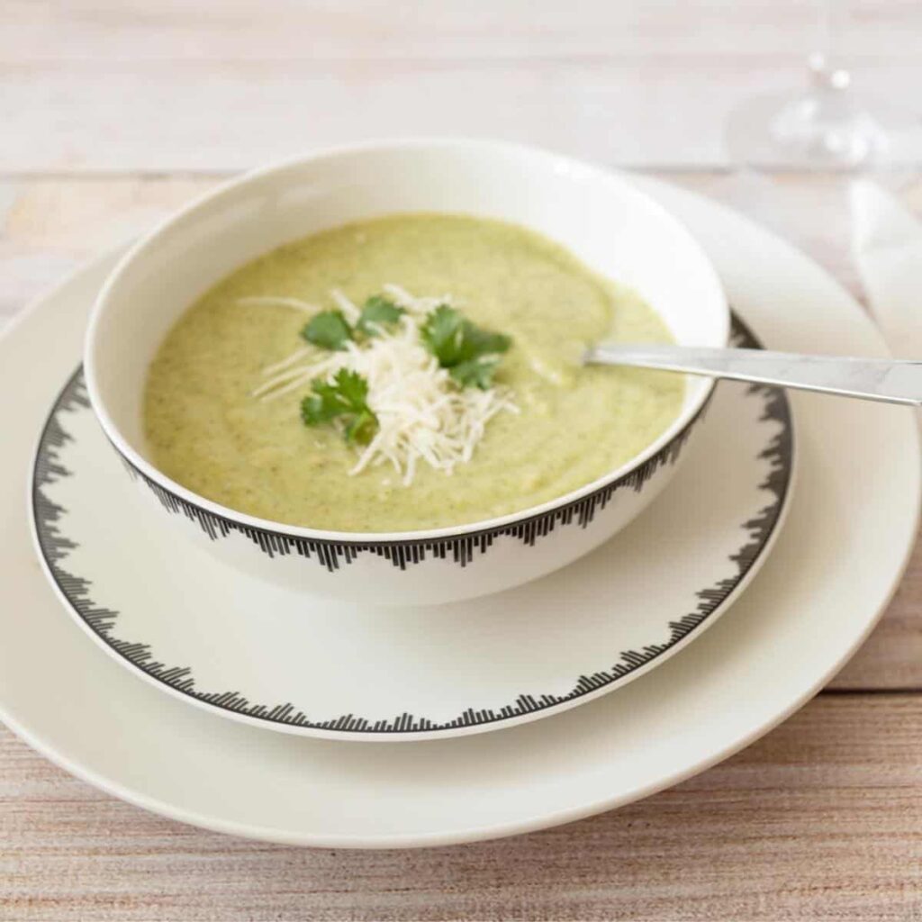 Súp Bông Cải Xanh Kem Tươi Cream of Broccoli Soup – Sánh Mịn Béo Ngậy