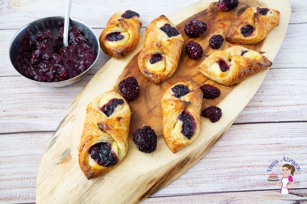 Bánh Cuộn Phô Mai Danish Cream Cheese Cylinders – Vỏ Giòn Nhân Béo