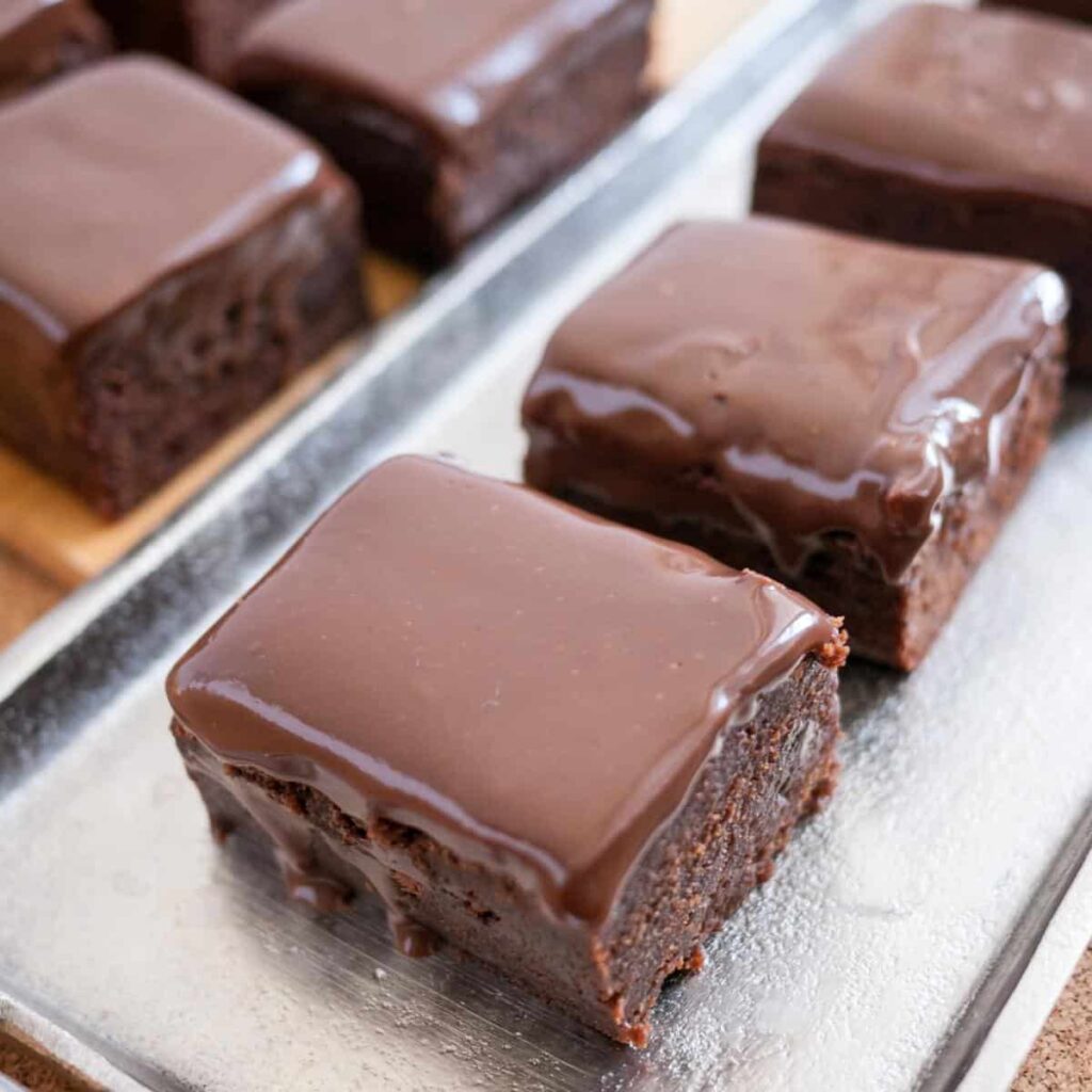 Bánh Brownie Sô-Cô-La Đen Đậm Đắng Dẻo Mịn Dark Chocolate Fudge Brownies