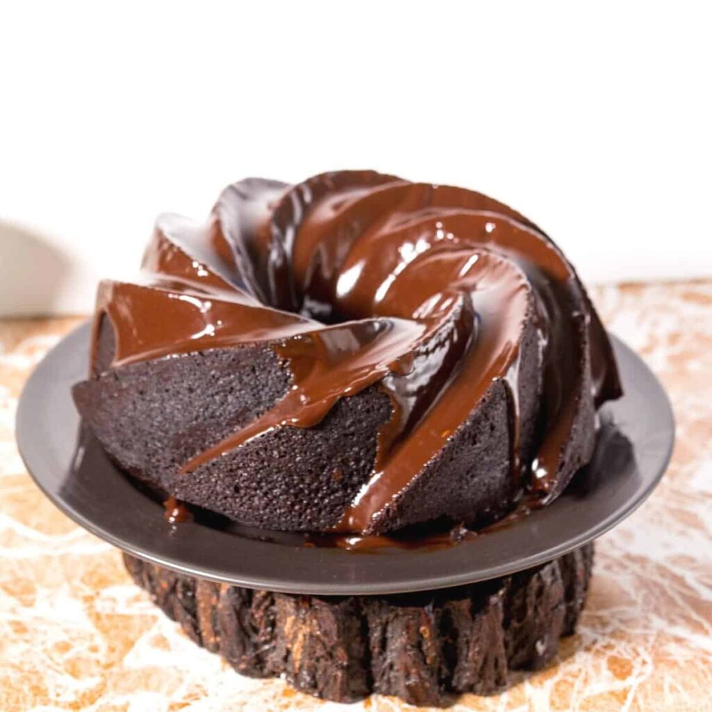 Bánh Bông Lan Sô-Cô-La Devils Food Bundt Cake – Mềm Ẩm Đậm Vị Cacao