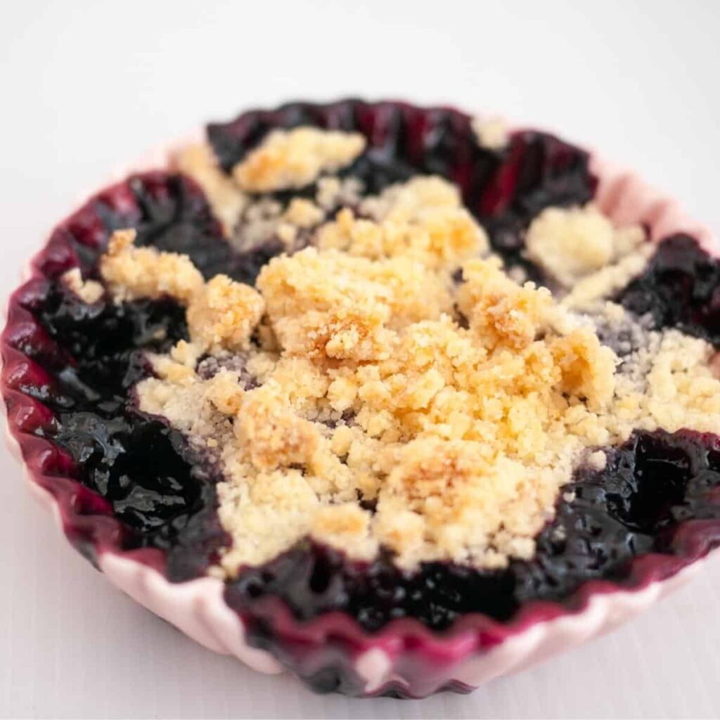 Bánh Quả Mâm Xôi Phủ Vụn Giòn Easy Blackberry Crumble – Chua Ngọt