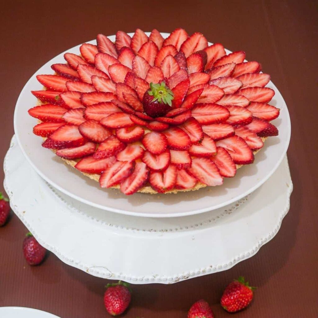 Bánh Tart Dâu Tây Cổ Điển Easy Strawberry Tart – Vỏ Giòn Nhân Mịn