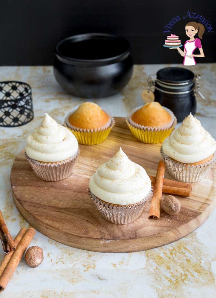 Bánh Cupcake Trứng Rượu Eggnog Phủ Kem Bơ – Mềm Ẩm Đượm Vị Giáng Sinh