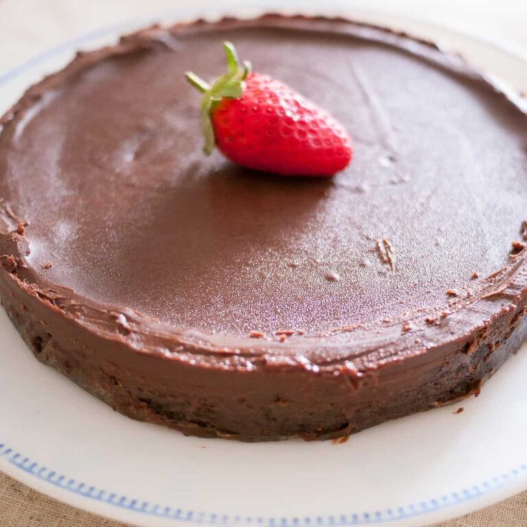 Bánh Sô-Cô-La Không Bột Mỳ Flourless Chocolate Cake – Đậm Dẻo Đắng Ngọt