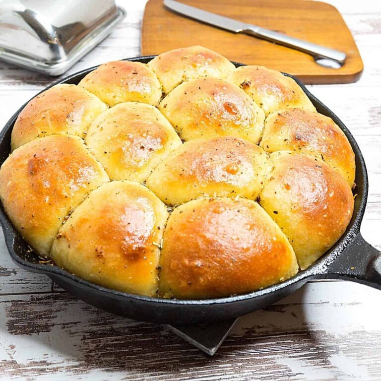 Bánh Mỳ Cuộn Bơ Tỏi Nướng Giòn Garlic Rolls – Thơm Nức Béo Ngậy