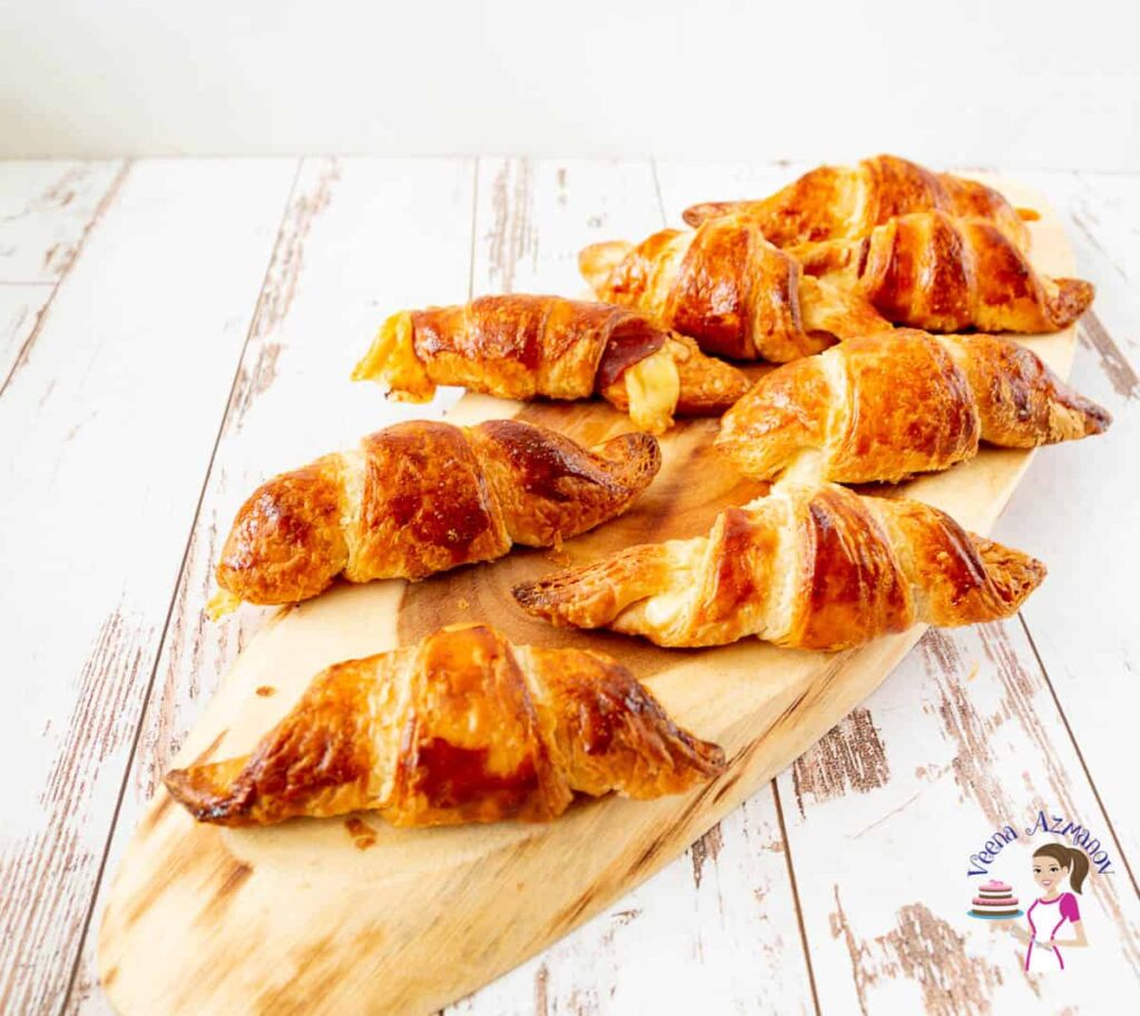 Bánh Croissant Nhân Thịt Nguội Phô Mai Ham & Cheese – Giòn Thơm