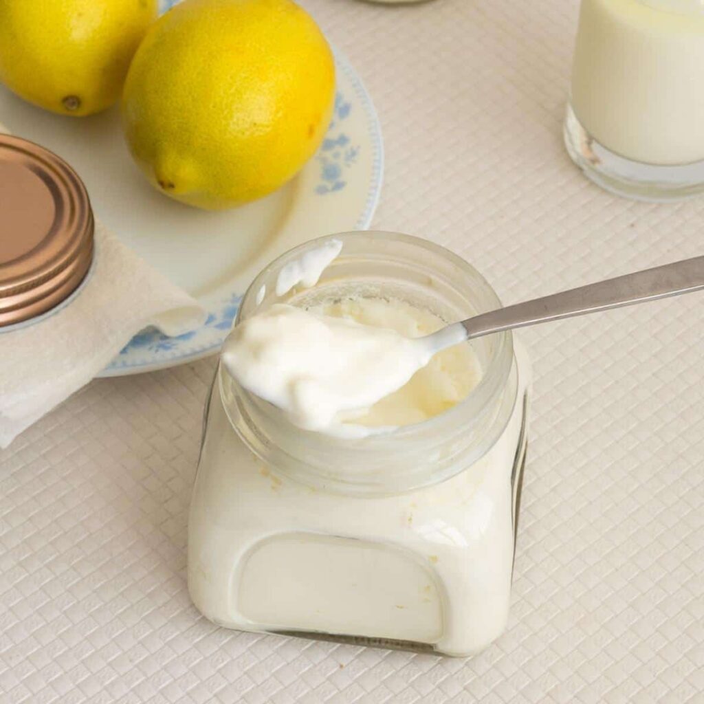 Kem Chua Tự Làm Homemade Sour Cream – Sánh Mượt Chua Ngọt Béo Ngậy