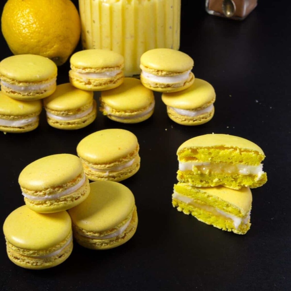 Bánh Macaron Chanh Vàng Pháp Lemon Macarons – Vỏ Mịn Chân Đều
