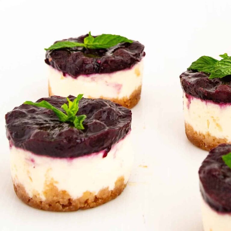 Bánh Phô Mai Nhỏ Sốt Việt Quất Mini Blueberry Cheesecakes – Thanh Mát