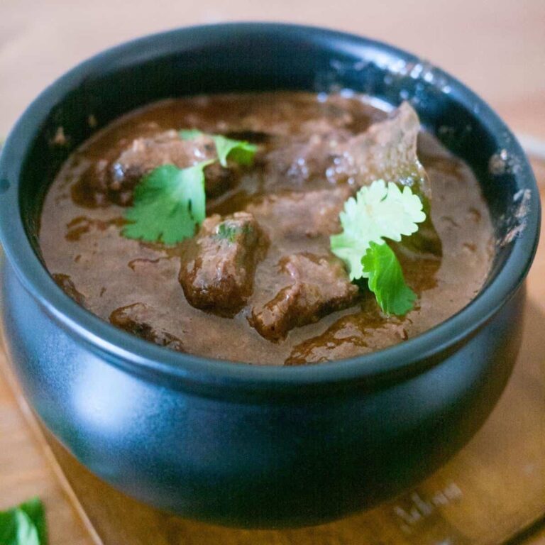 Thịt Bò Hầm Quả Chà Là Ma Rốc Moroccan Beef Stew – Đậm Vị Thảo Mộc