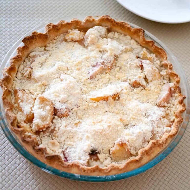 Bánh Pie Đào Đút Lò Phủ Vụn Bơ Peach Crumble Pie – Chua Ngọt Giòn