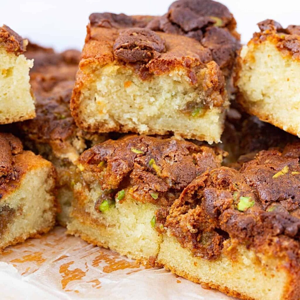 Bánh Gato Kẹo Bơ Hạt Dẻ Cười Pistachio Halva Cake – Béo Bùi Độc Đáo