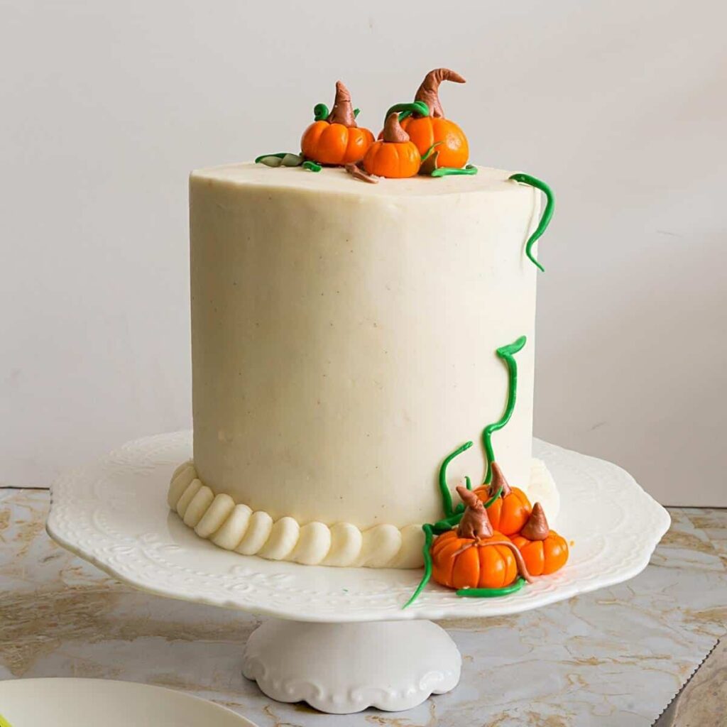 Bánh Gato Bí Đỏ Kem Phô Mai Pumpkin Spice Cake – Mềm Ẩm Béo Ngậy