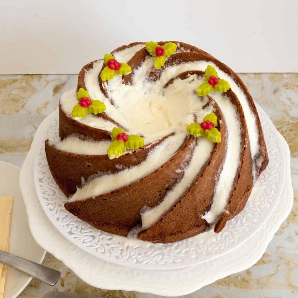 Bánh Gato Vòng Kem Trứng Rượu Rum Rum Eggnog Bundt Cake – Mềm Ẩm