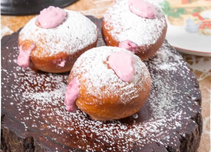 Strawberry Doughnuts Sufganiyah