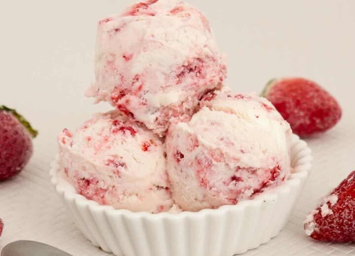 Strawberry Ice Cream No Churn